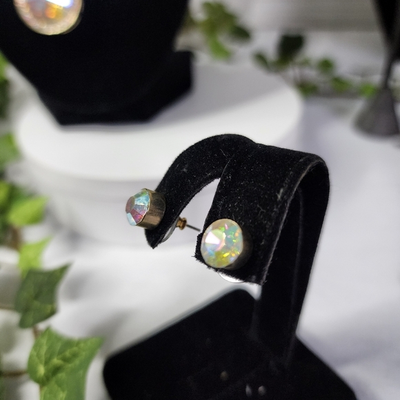 Gold Iridescent Crystal Pendant with Chain and Earrings Set - Picture 6 of 8